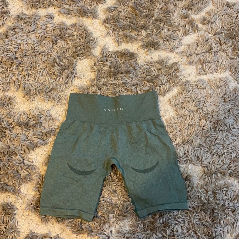 NWOT NVGTN shorts